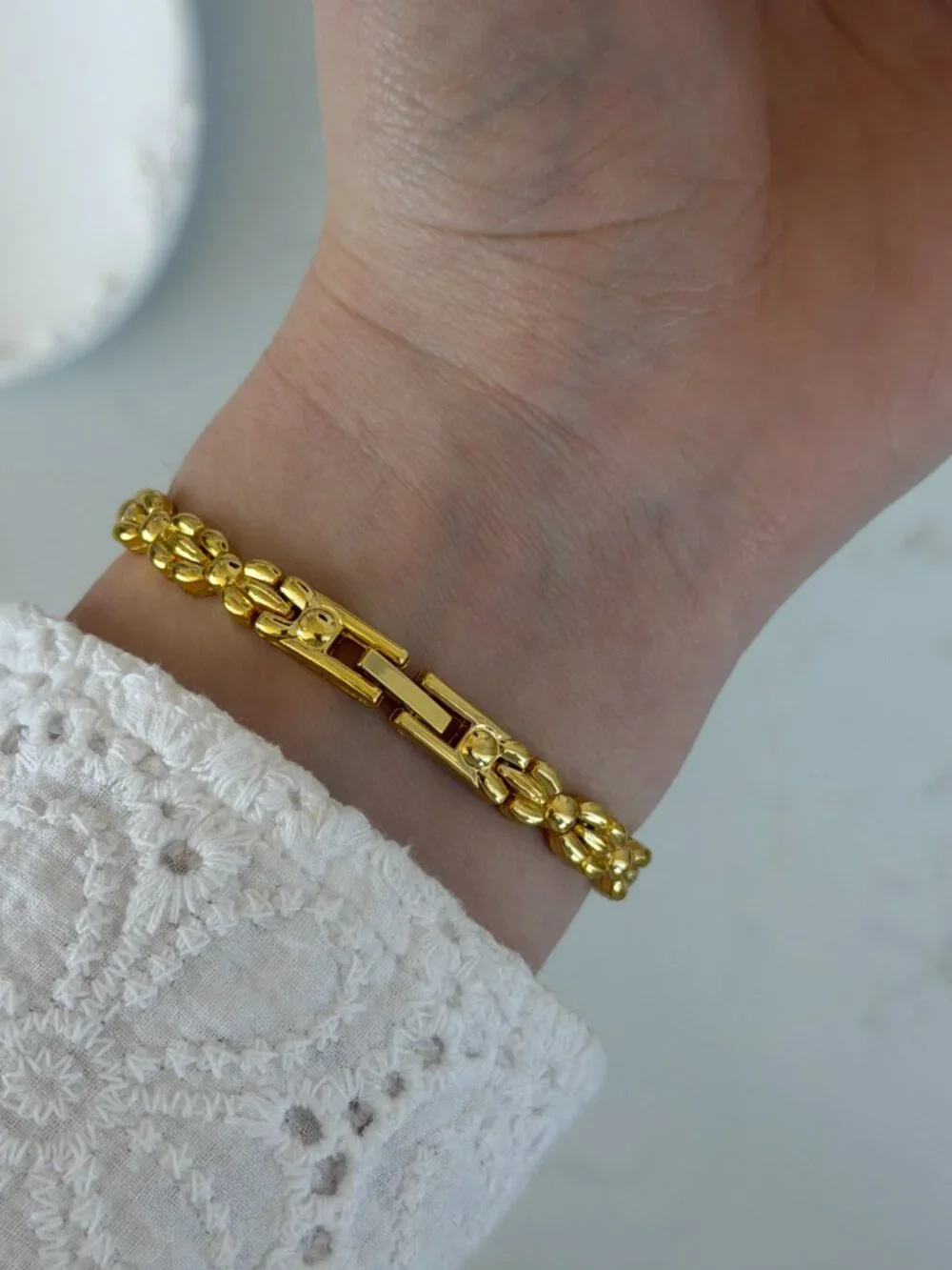 SKU0594Retro Gold Women Minimalist Round Watch Bracelet Stainless steel+gift bag